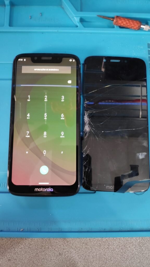 Como trocar a tela do Motorola moto G7 Play